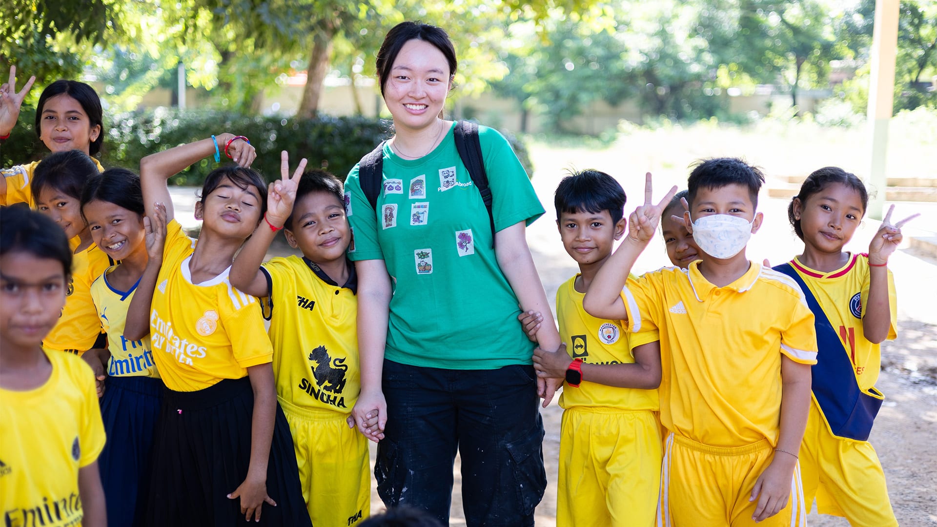 Volunteer with Children in Cambodia for Teenagers - Image 2