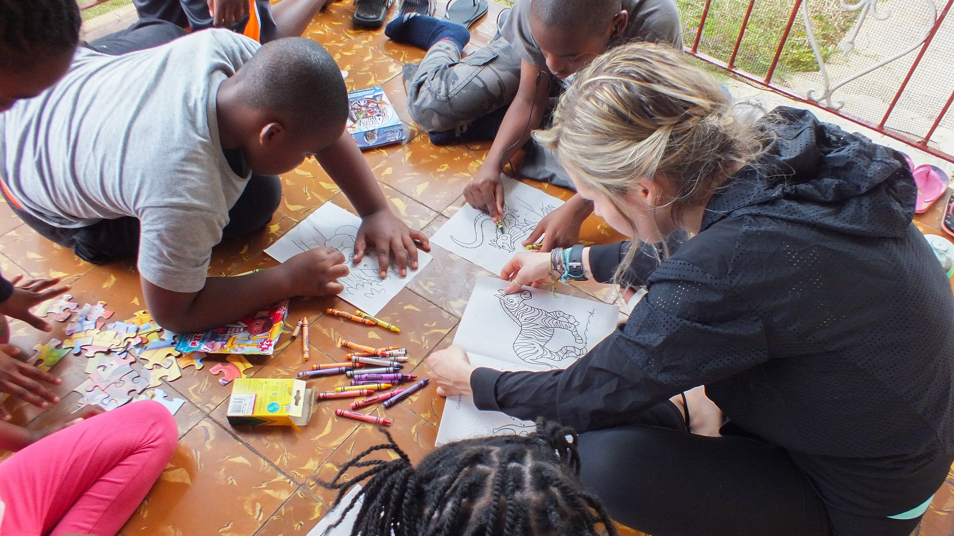 Volunteer with Children in Jamaica - Image 2