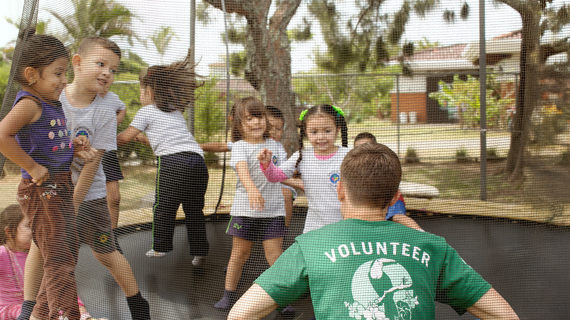 Volunteer with Children in Costa Rica - Image 3
